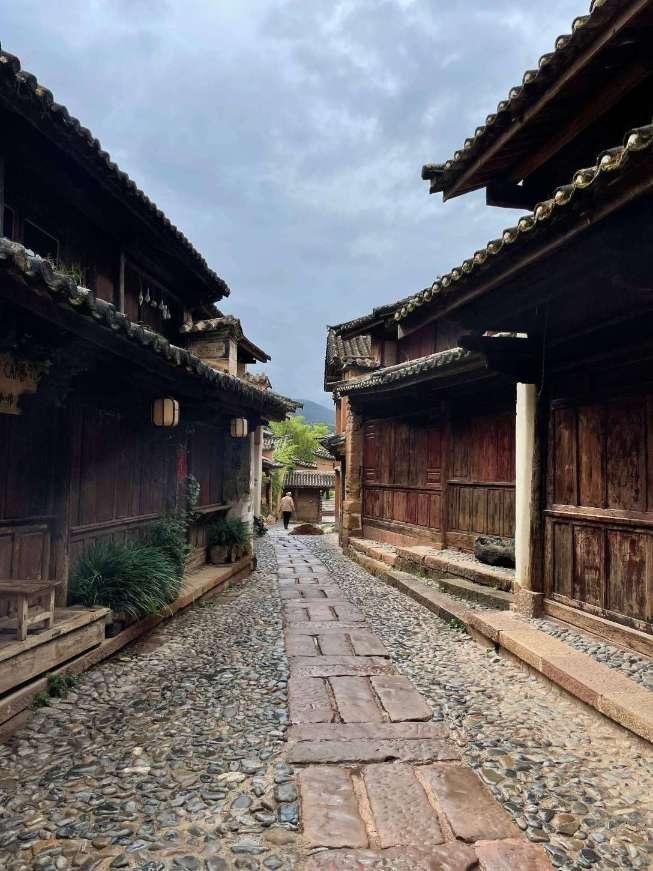 甘肃省十四届人大二次会议举行预备会 通过会议议程、主席团和秘书长名单